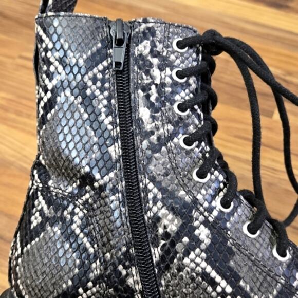Steve Madden Women’s Combat Boots 6.5 Grunge Reptilecore Snakeskin Y2K Platform - Picture 6 of 9